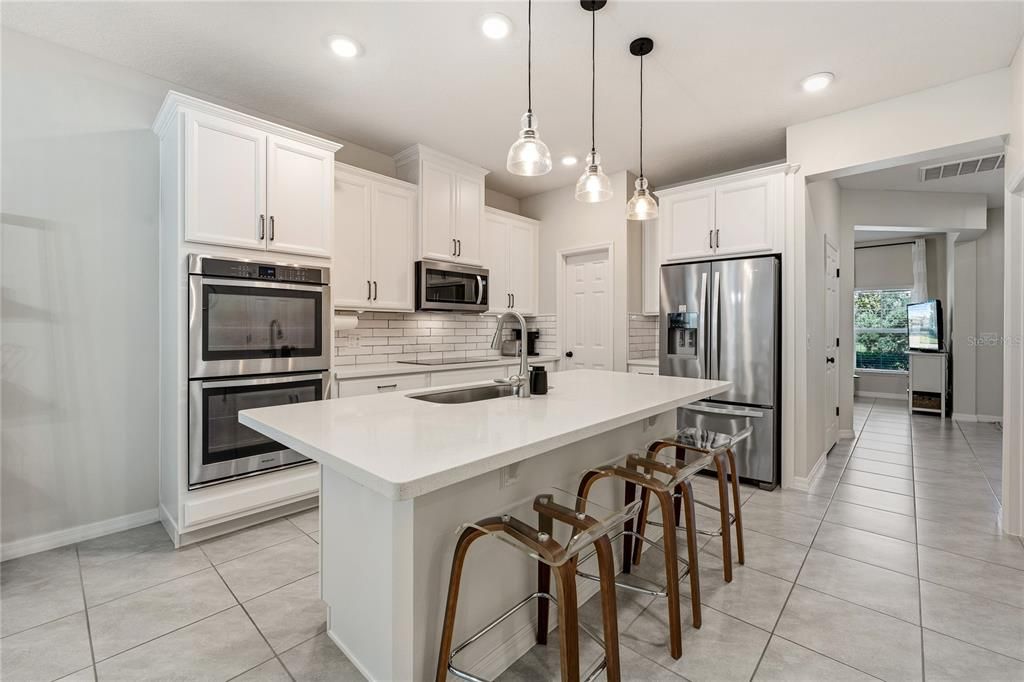 For Sale: $565,000 (4 beds, 3 baths, 2546 Square Feet)