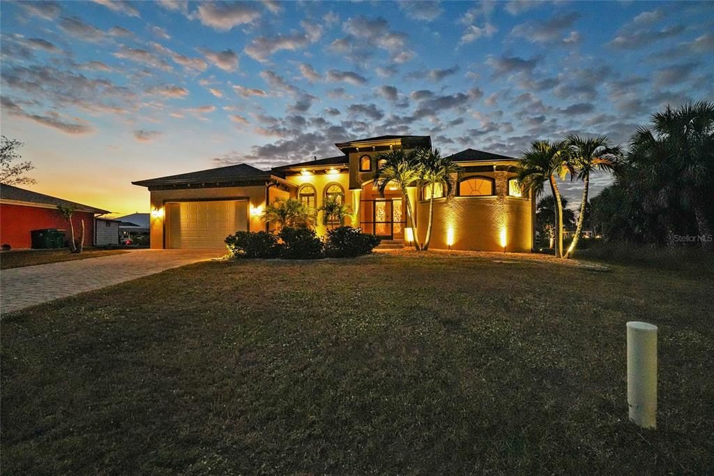 For Sale: $699,000 (3 beds, 2 baths, 2287 Square Feet)