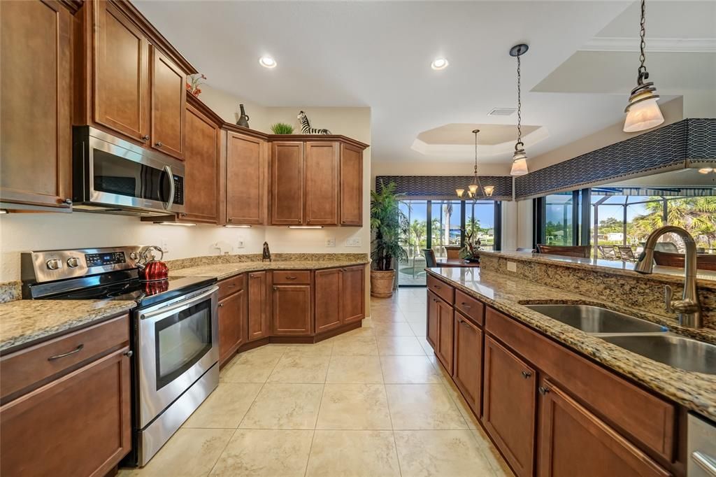 For Sale: $699,000 (3 beds, 2 baths, 2287 Square Feet)