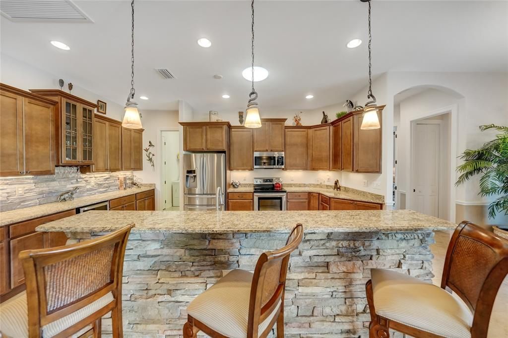 For Sale: $699,000 (3 beds, 2 baths, 2287 Square Feet)