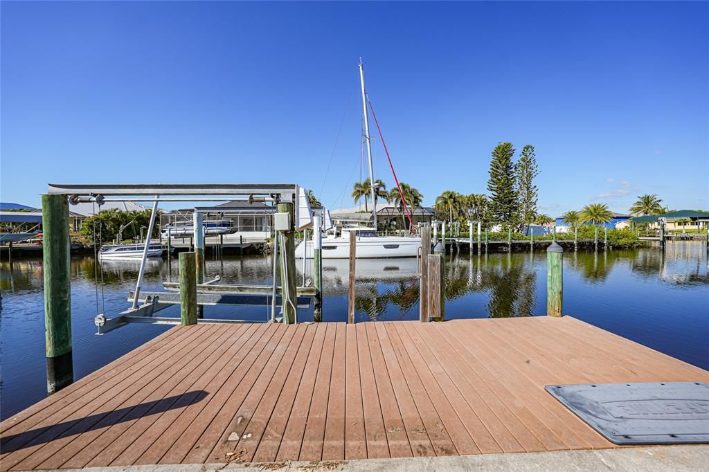 For Sale: $699,000 (3 beds, 2 baths, 2287 Square Feet)