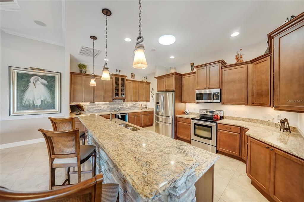 For Sale: $699,000 (3 beds, 2 baths, 2287 Square Feet)