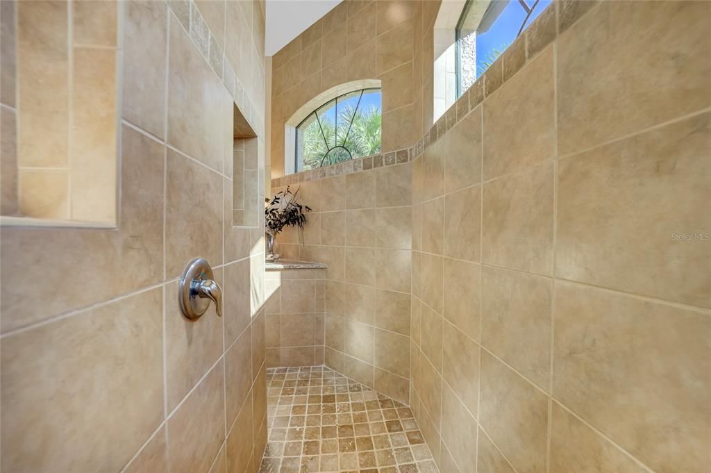 For Sale: $699,000 (3 beds, 2 baths, 2287 Square Feet)