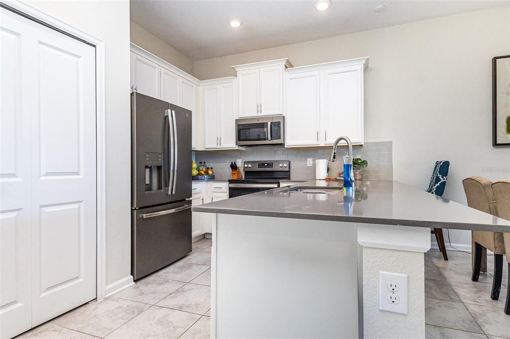 En Venta: $335,000 (2 camas, 2 baños, 1388 Pies cuadrados)