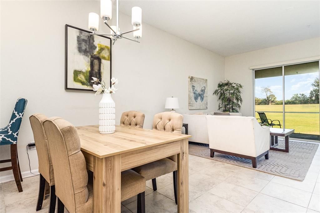 En Venta: $335,000 (2 camas, 2 baños, 1388 Pies cuadrados)