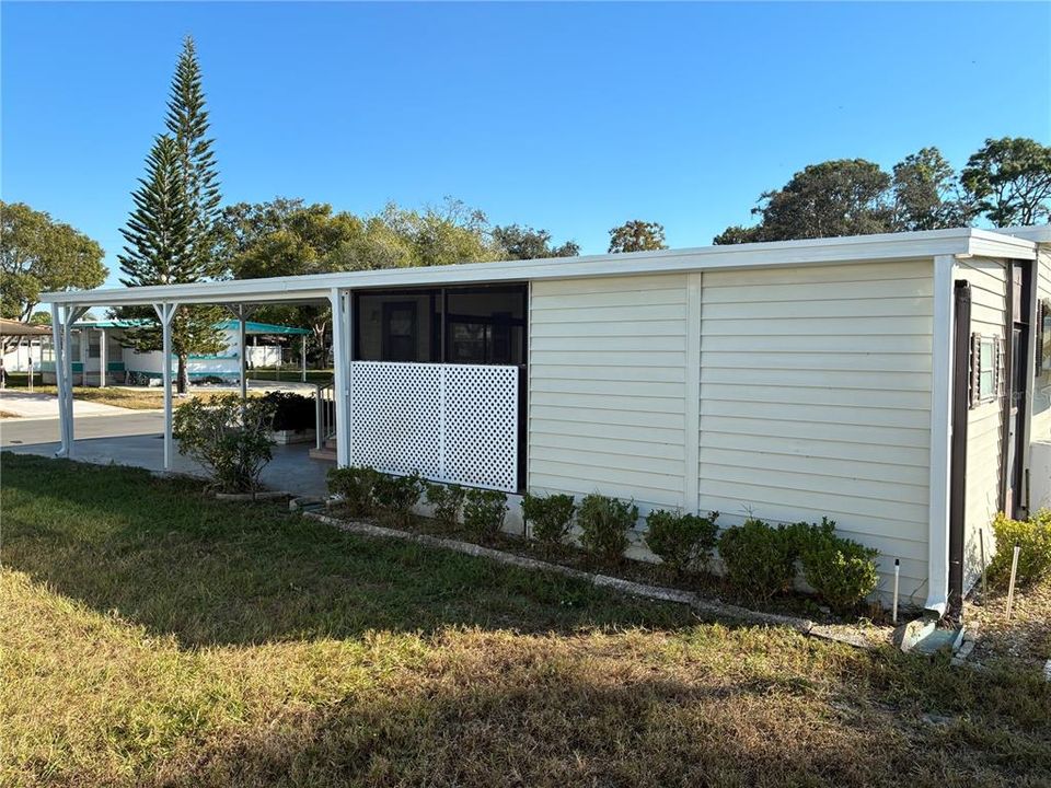 For Sale: $115,000 (2 beds, 2 baths, 768 Square Feet)