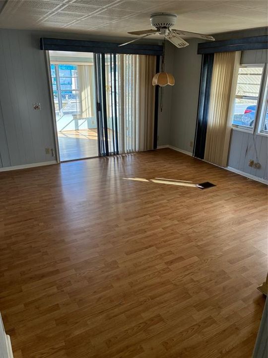 For Sale: $115,000 (2 beds, 2 baths, 768 Square Feet)