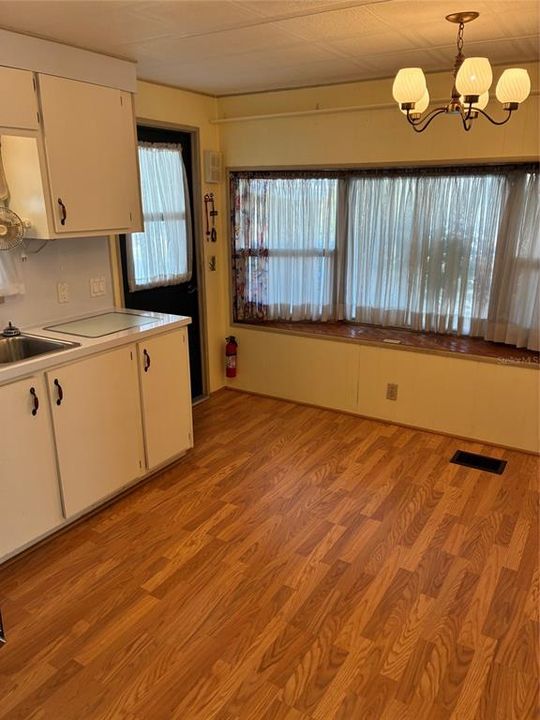 For Sale: $115,000 (2 beds, 2 baths, 768 Square Feet)