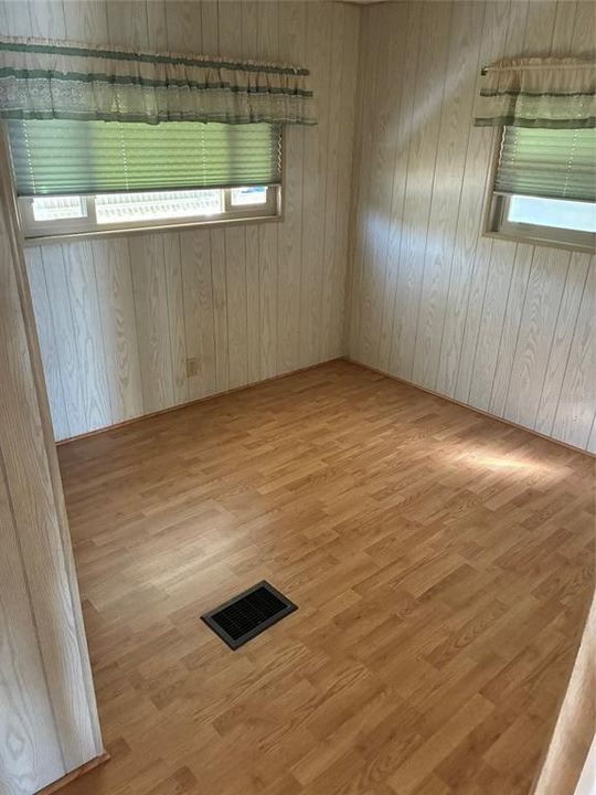 For Sale: $115,000 (2 beds, 2 baths, 768 Square Feet)