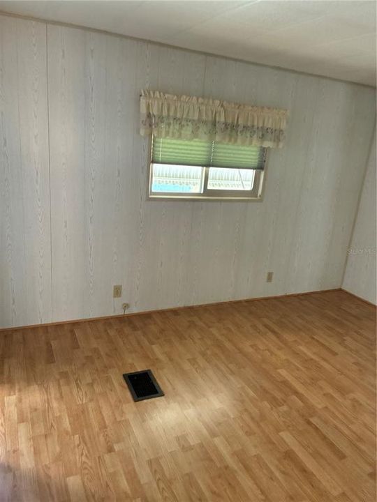 For Sale: $115,000 (2 beds, 2 baths, 768 Square Feet)