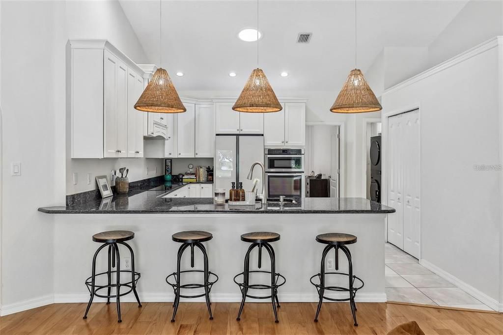 На продажу: $1,089,000 (4 спален, 2 ванн, 2536 Квадратных фут)