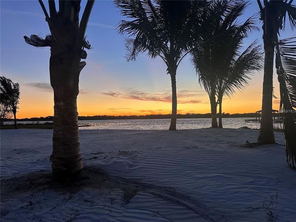 На продажу: $1,089,000 (4 спален, 2 ванн, 2536 Квадратных фут)