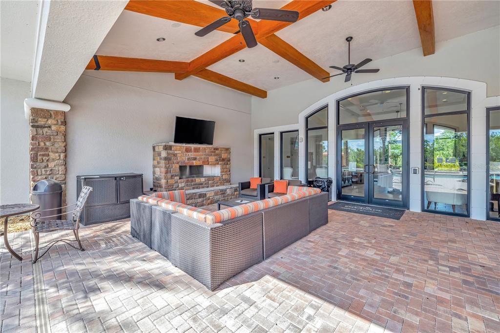 En Venta: $525,000 (3 camas, 2 baños, 1956 Pies cuadrados)