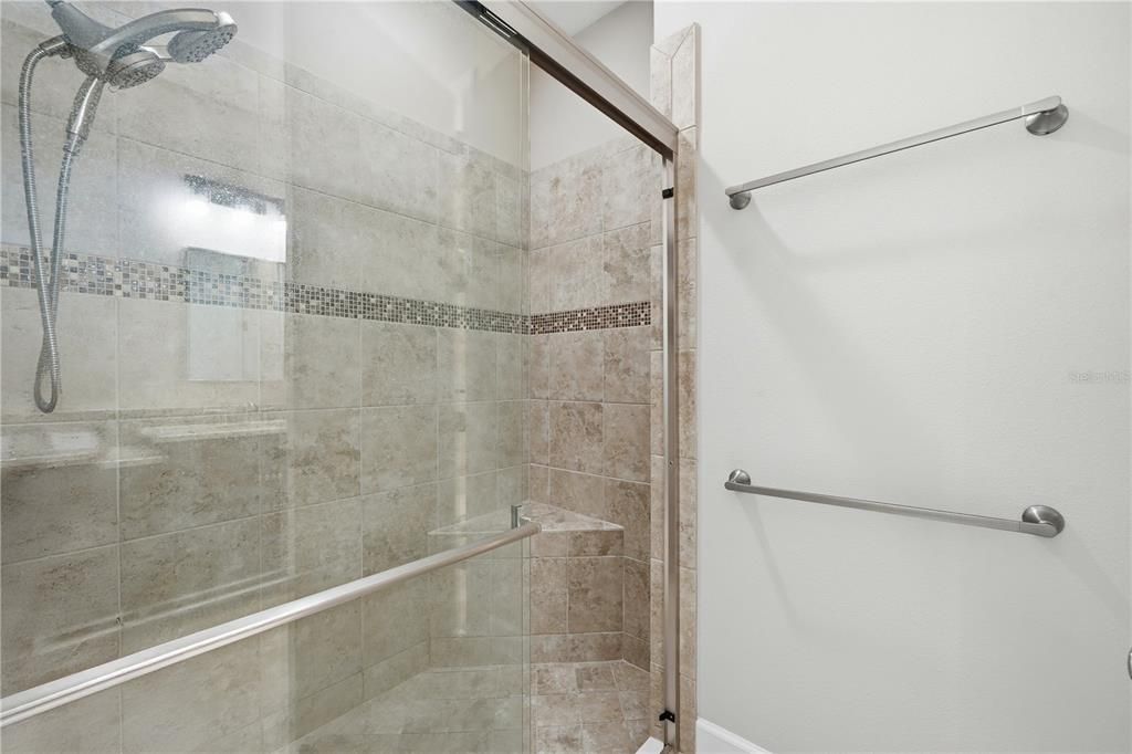 En Venta: $525,000 (3 camas, 2 baños, 1956 Pies cuadrados)