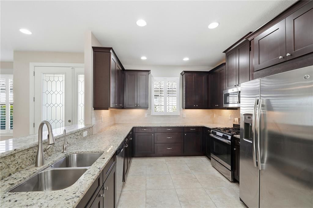 En Venta: $525,000 (3 camas, 2 baños, 1956 Pies cuadrados)