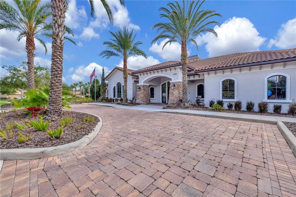 En Venta: $525,000 (3 camas, 2 baños, 1956 Pies cuadrados)