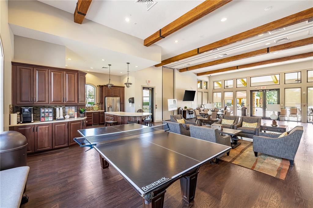 En Venta: $525,000 (3 camas, 2 baños, 1956 Pies cuadrados)