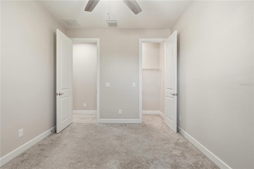 En Venta: $525,000 (3 camas, 2 baños, 1956 Pies cuadrados)