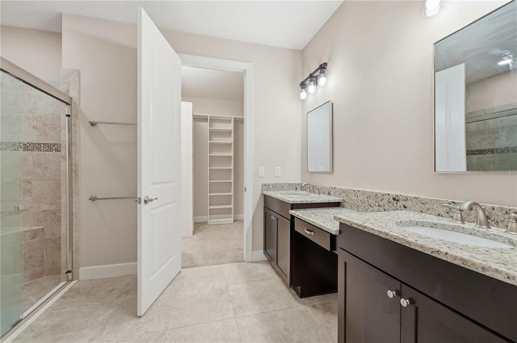 En Venta: $525,000 (3 camas, 2 baños, 1956 Pies cuadrados)