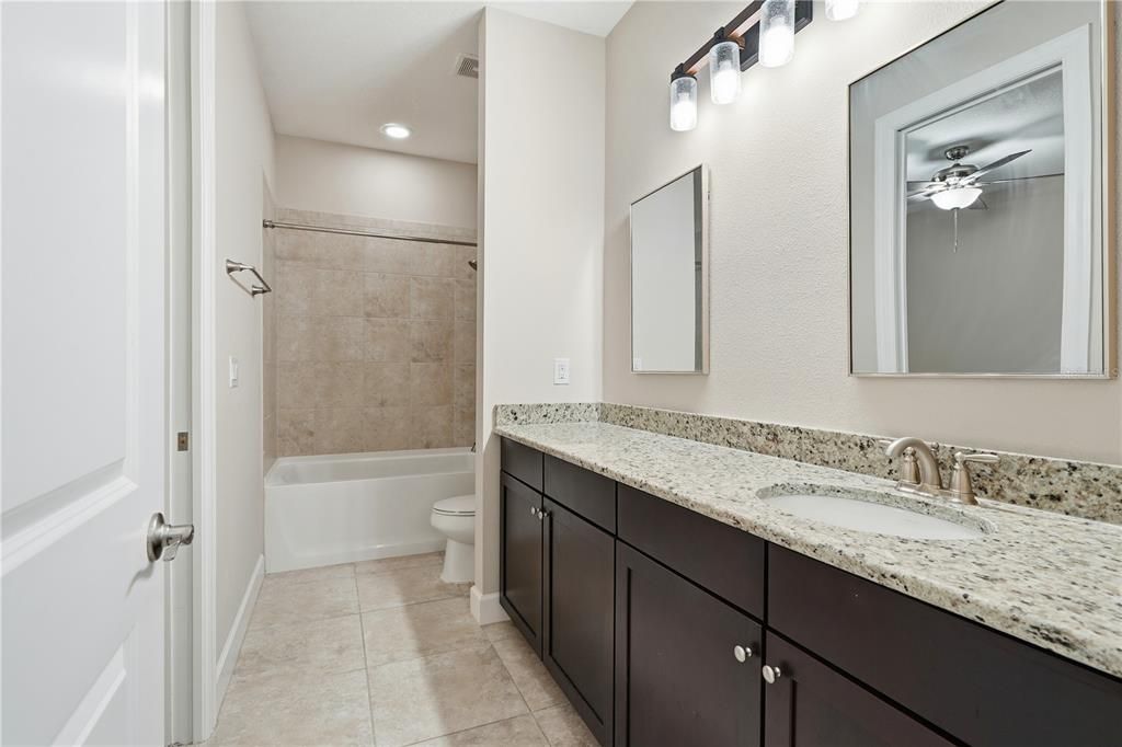 En Venta: $525,000 (3 camas, 2 baños, 1956 Pies cuadrados)