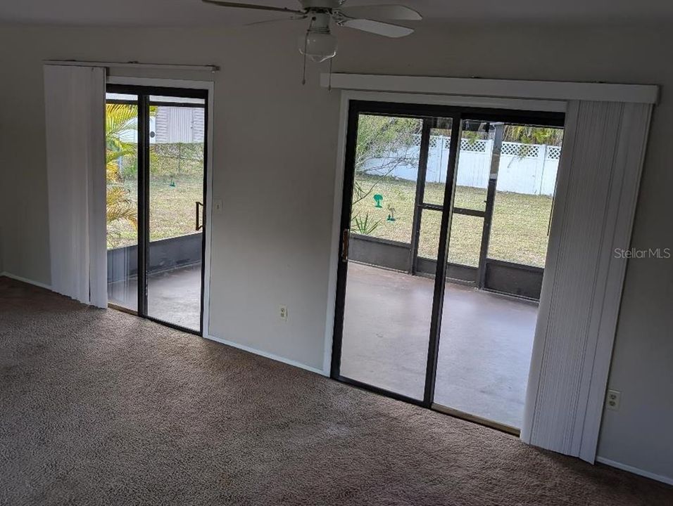 For Sale: $193,500 (2 beds, 1 baths, 904 Square Feet)