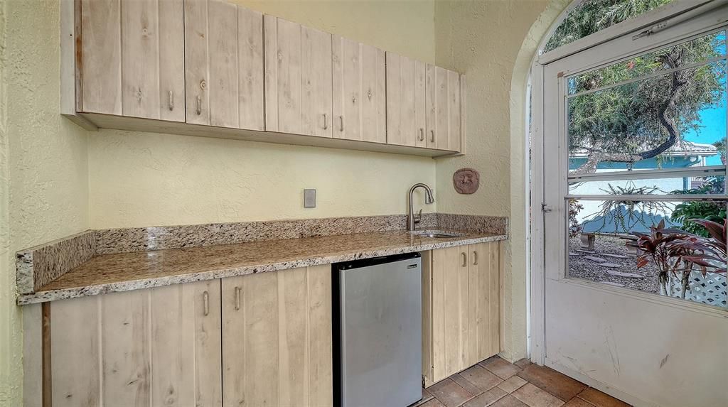 На продажу: $549,000 (2 спален, 2 ванн, 1868 Квадратных фут)