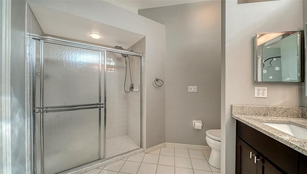 На продажу: $549,000 (2 спален, 2 ванн, 1868 Квадратных фут)