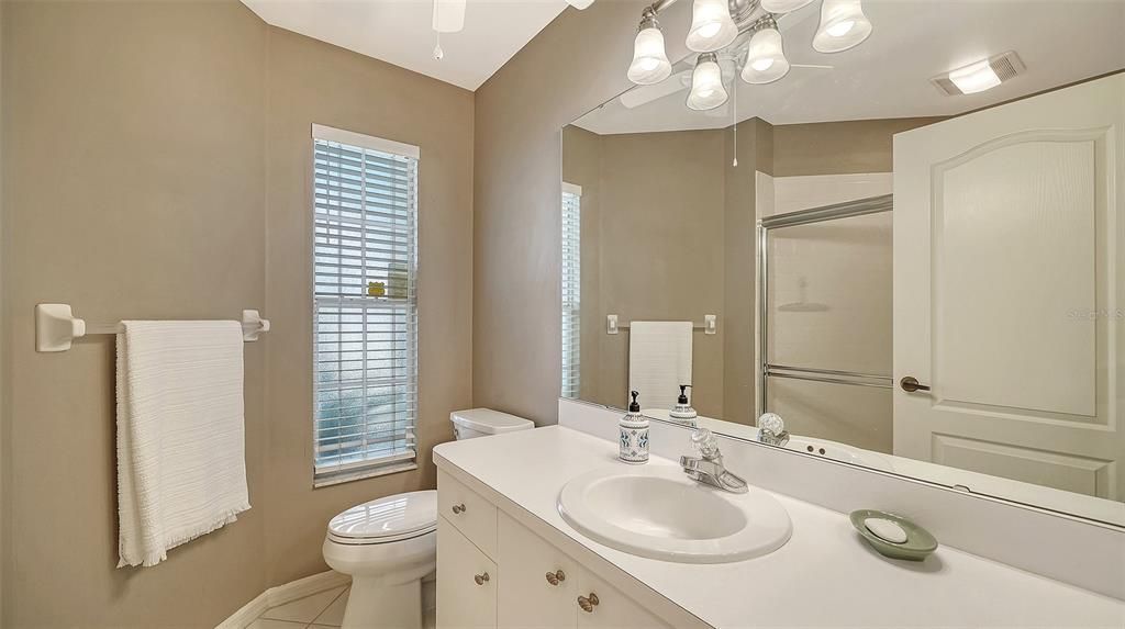 На продажу: $549,000 (2 спален, 2 ванн, 1868 Квадратных фут)