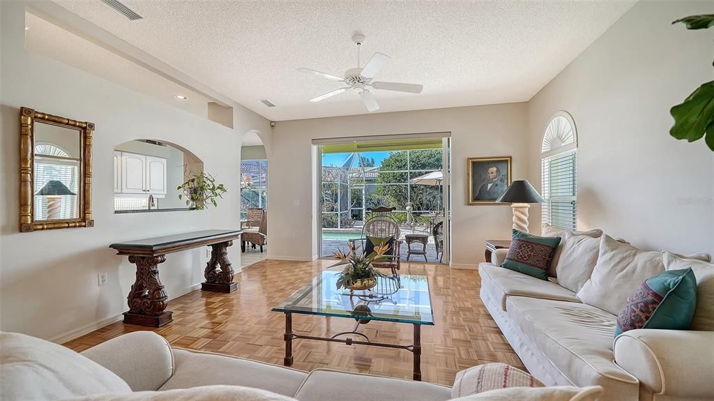 На продажу: $549,000 (2 спален, 2 ванн, 1868 Квадратных фут)