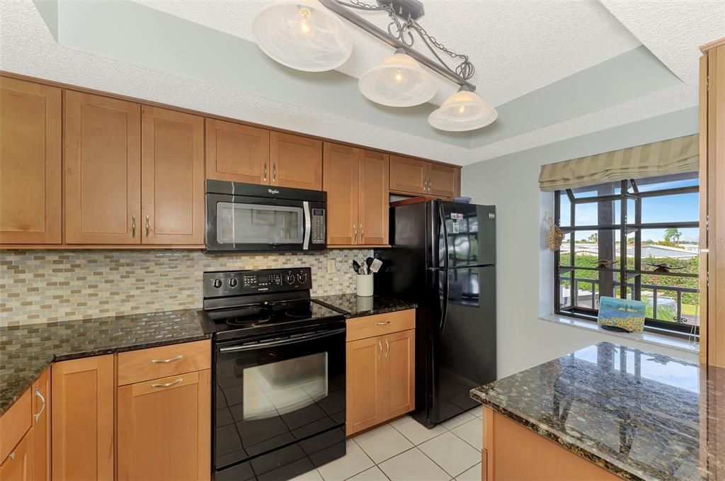 待售: $237,500 (2 贝兹, 2 浴室, 1064 平方英尺)