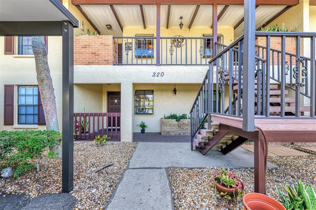 待售: $237,500 (2 贝兹, 2 浴室, 1064 平方英尺)