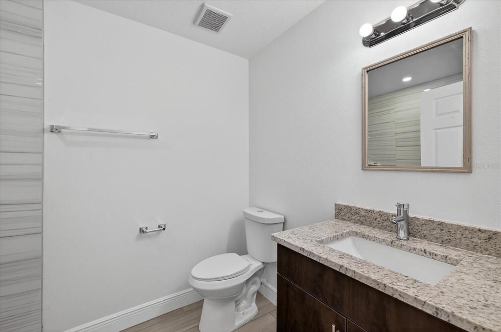 На продажу: $289,900 (3 спален, 2 ванн, 1093 Квадратных фут)