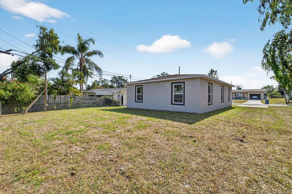 На продажу: $289,900 (3 спален, 2 ванн, 1093 Квадратных фут)