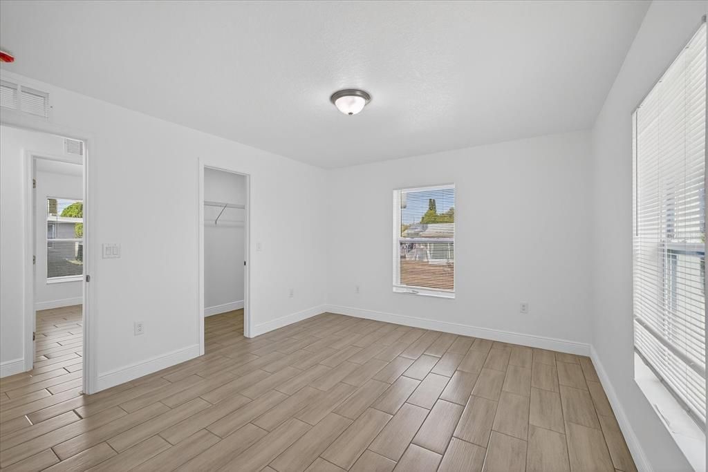 На продажу: $289,900 (3 спален, 2 ванн, 1093 Квадратных фут)