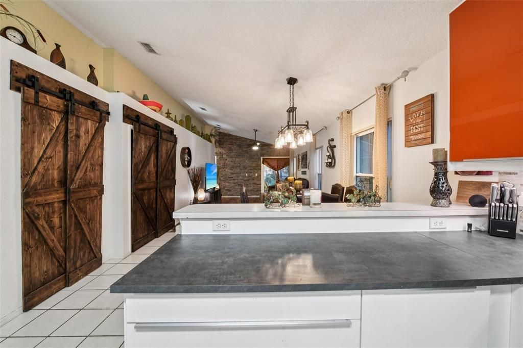 На продажу: $420,000 (4 спален, 2 ванн, 1588 Квадратных фут)