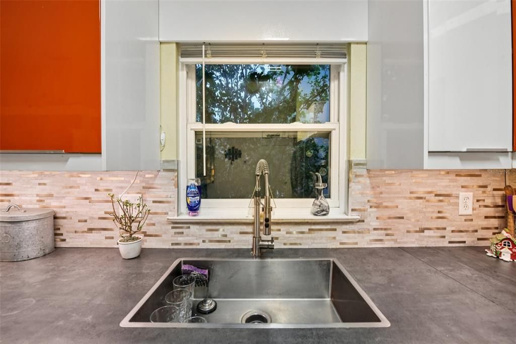 На продажу: $420,000 (4 спален, 2 ванн, 1588 Квадратных фут)