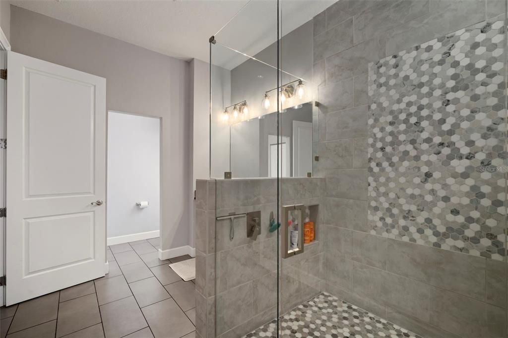 For Sale: $349,900 (3 beds, 2 baths, 2180 Square Feet)