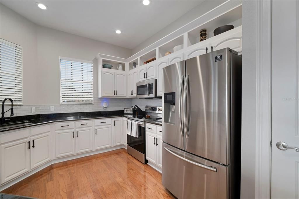 For Sale: $349,900 (3 beds, 2 baths, 2180 Square Feet)