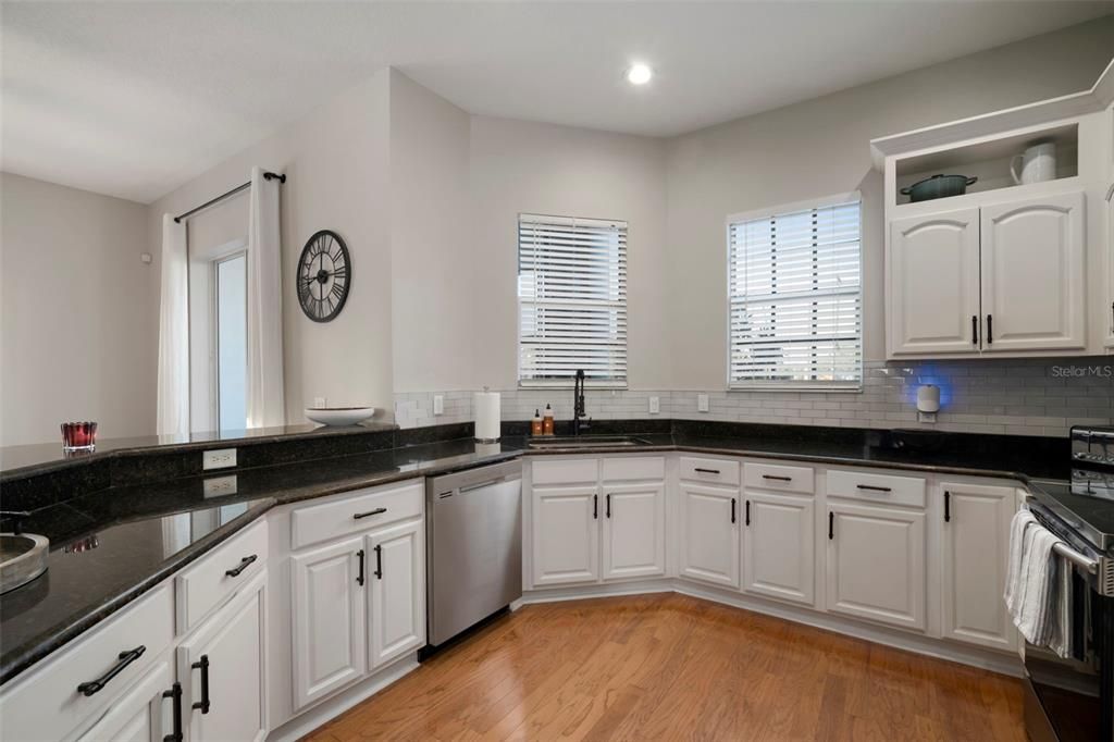 For Sale: $349,900 (3 beds, 2 baths, 2180 Square Feet)