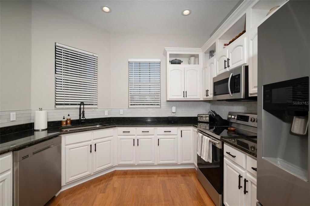 For Sale: $349,900 (3 beds, 2 baths, 2180 Square Feet)