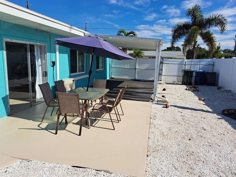 For Sale: $499,900 (2 beds, 2 baths, 1319 Square Feet)