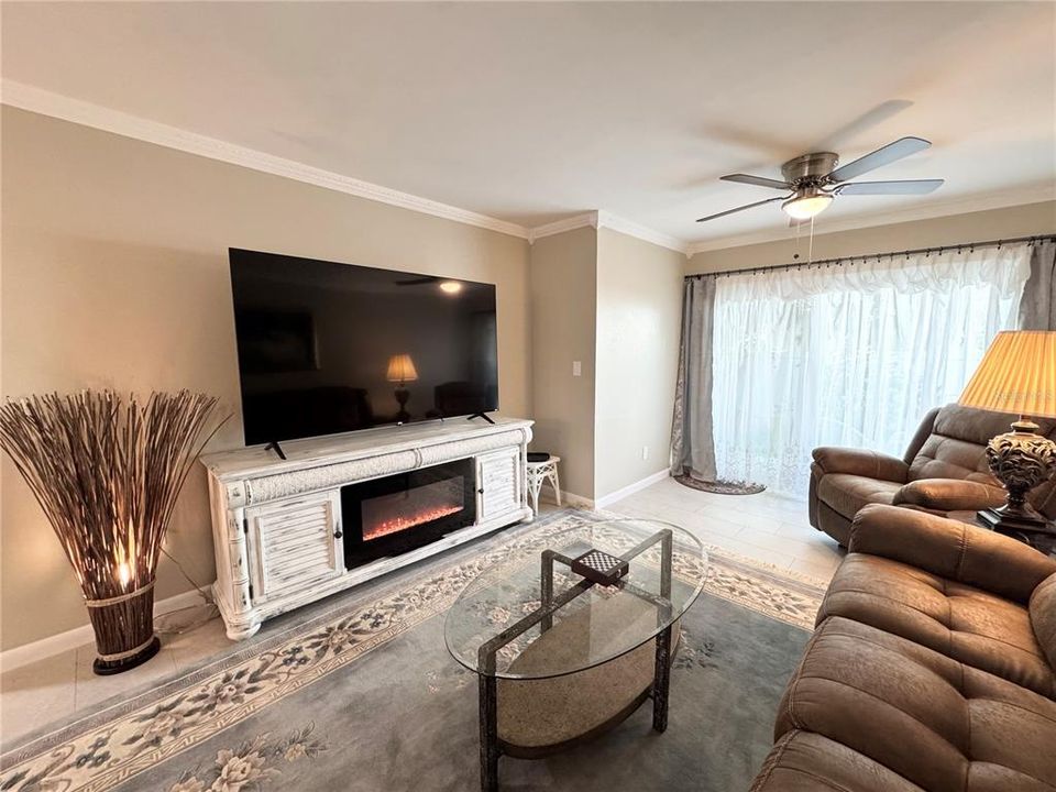 出租: $1,650 (2 贝兹, 1 浴室, 795 平方英尺)