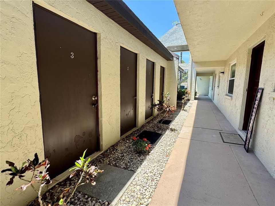 出租: $1,650 (2 贝兹, 1 浴室, 795 平方英尺)