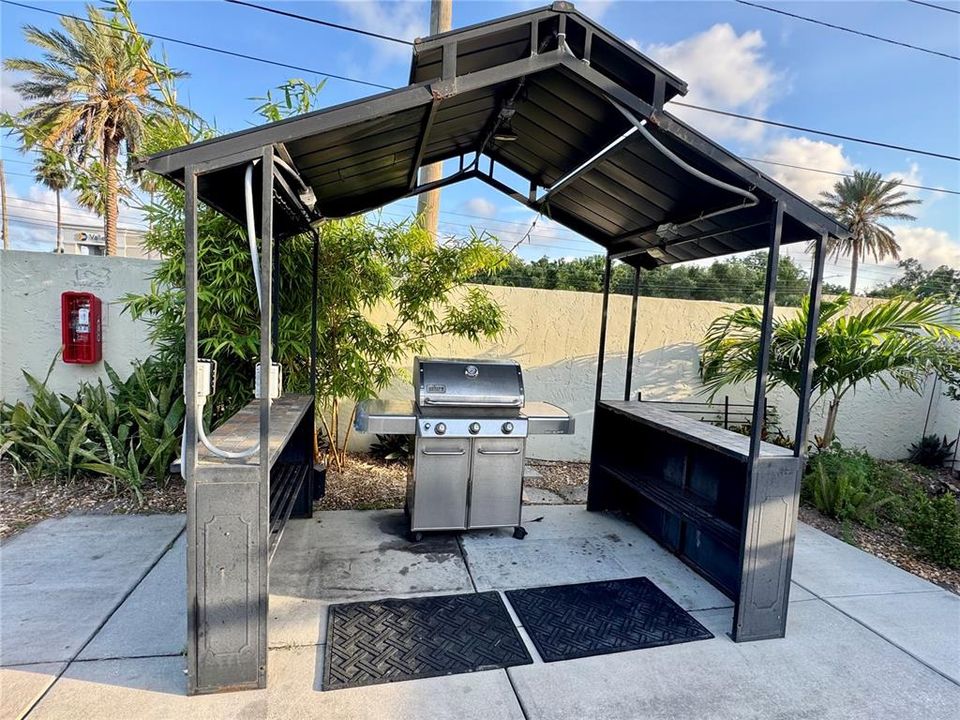 出租: $1,650 (2 贝兹, 1 浴室, 795 平方英尺)