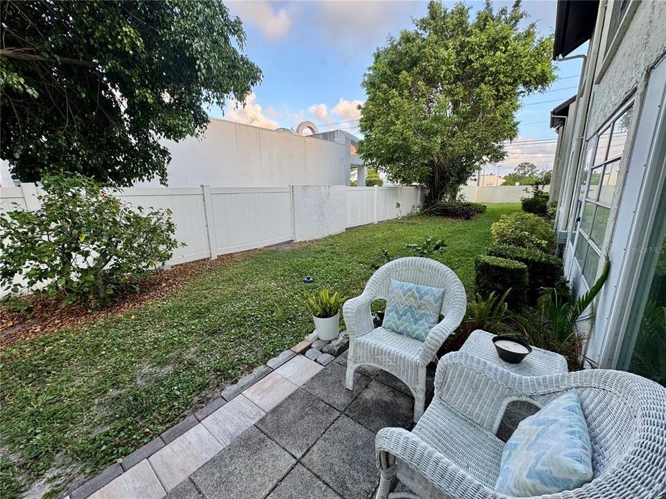 出租: $1,650 (2 贝兹, 1 浴室, 795 平方英尺)