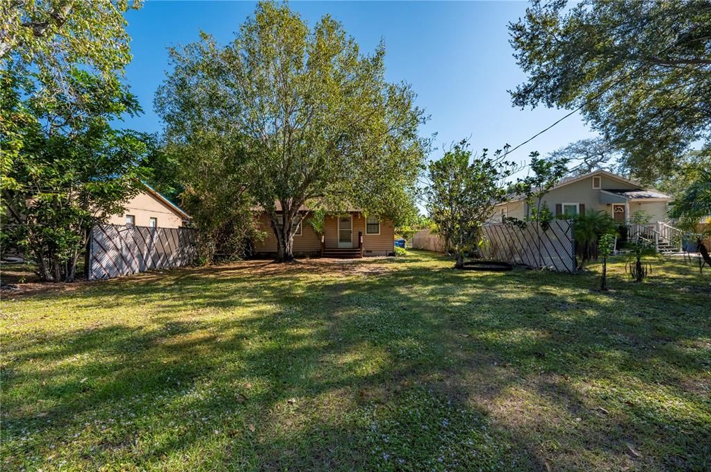 待售: $250,000 (2 贝兹, 1 浴室, 732 平方英尺)