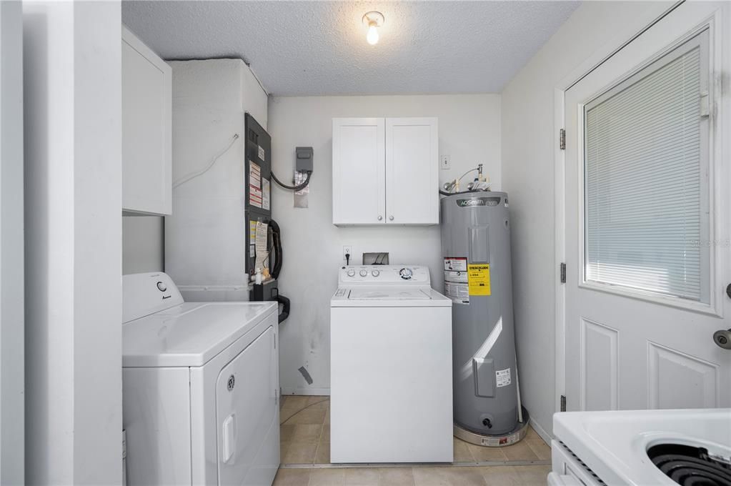 待售: $250,000 (2 贝兹, 1 浴室, 732 平方英尺)