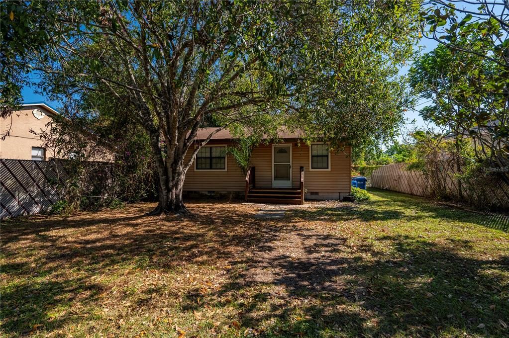 待售: $250,000 (2 贝兹, 1 浴室, 732 平方英尺)