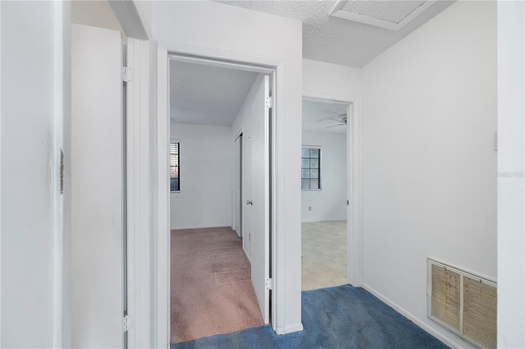 待售: $250,000 (2 贝兹, 1 浴室, 732 平方英尺)