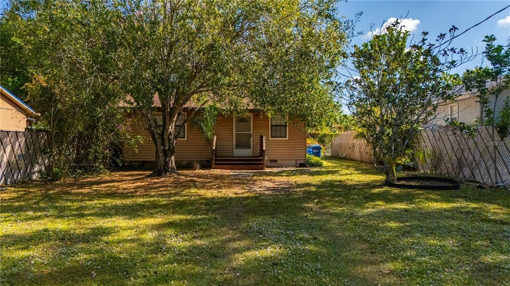 待售: $250,000 (2 贝兹, 1 浴室, 732 平方英尺)